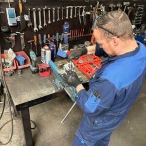 Bremssattelüberholung Vekoma, werden Sie Bremseninstandsetzer. Wir überholen und reparieren verschiedene Kraftfahrzeugteile.